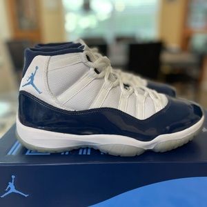 Mens “Win like 82” Jordan 11 size 9.5